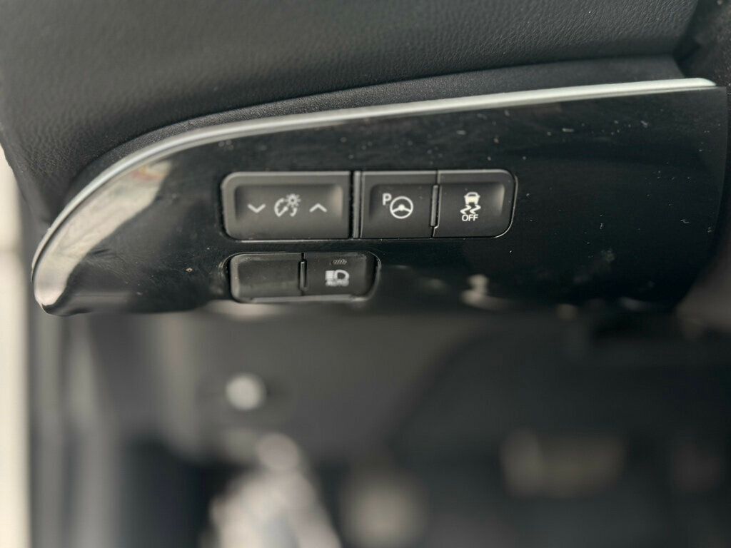 2022 Toyota Prius  - 22944185 - 19