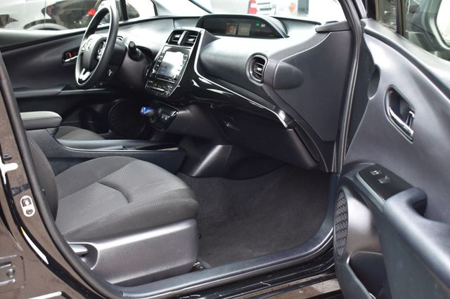 2022 Toyota Prius LE - 22950107 - 18