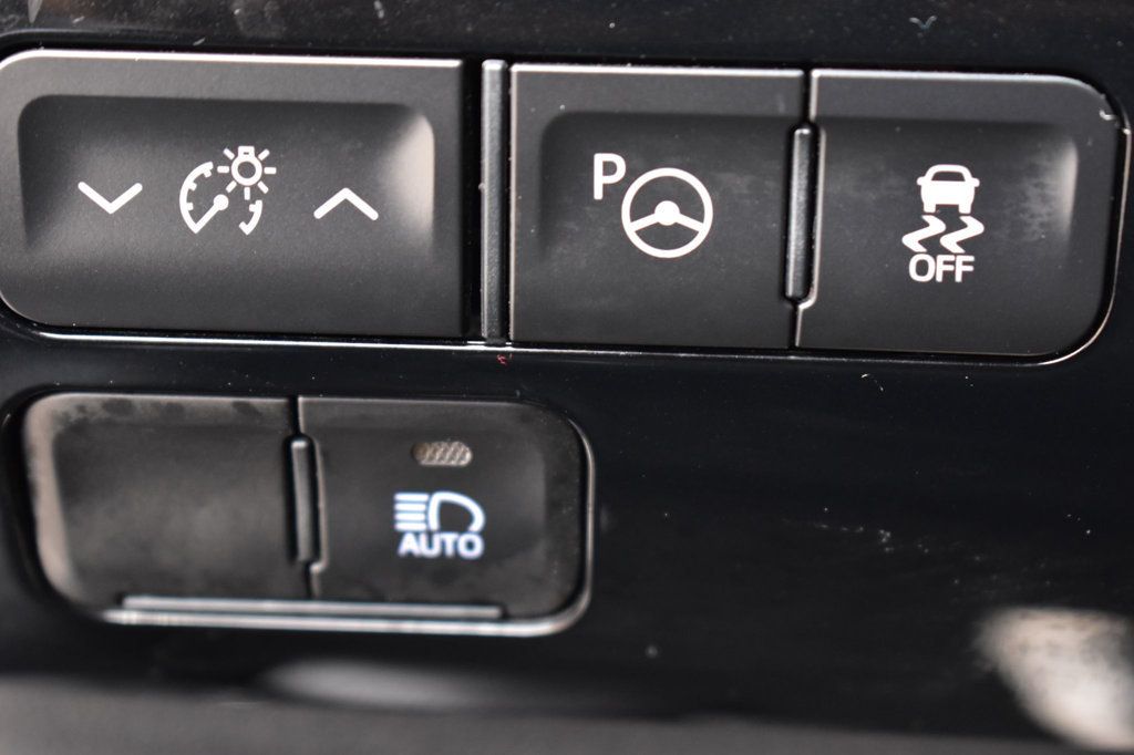 2022 Toyota Prius LE - 22950107 - 39