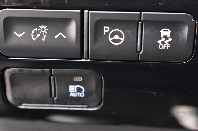 2022 Toyota Prius LE - 22950107 - 39