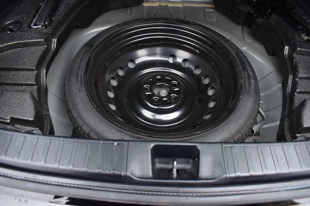 2022 Toyota Prius LE - 22950107 - 44