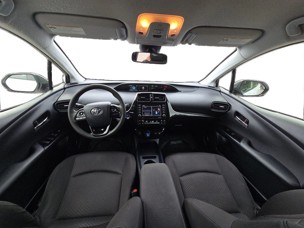 Toyota Prius photo 12
