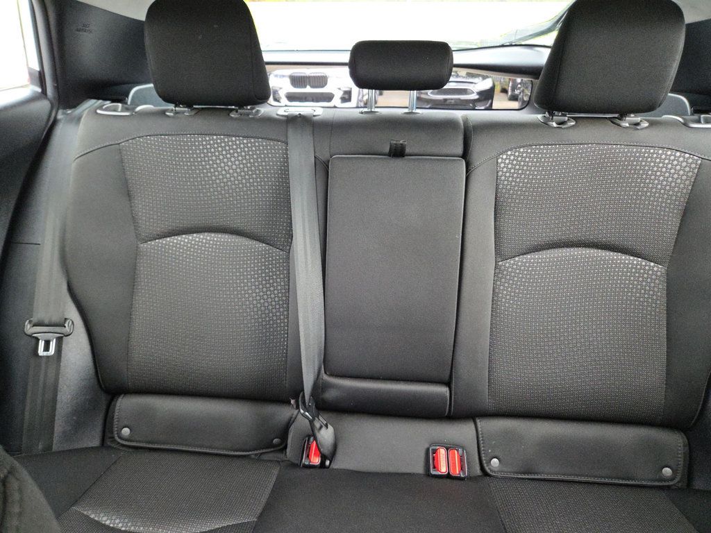 Toyota Prius photo 13