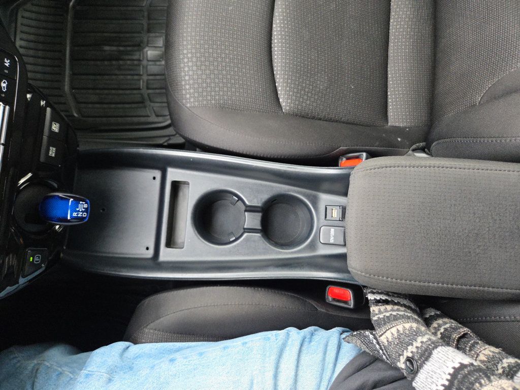 Toyota Prius photo 15