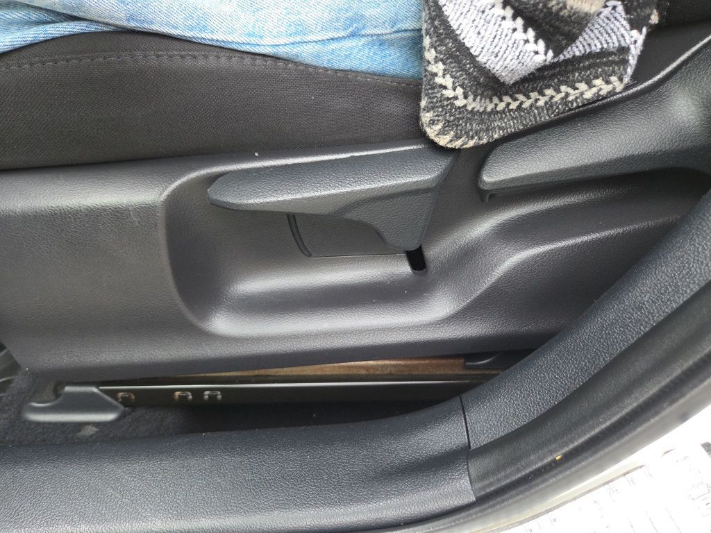 Toyota Prius photo 18