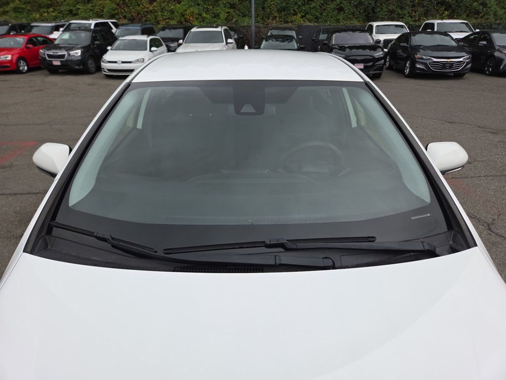 Toyota Prius photo 21