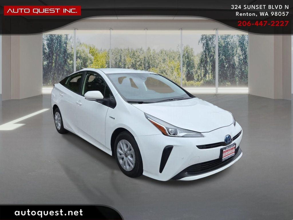 Toyota Prius photo 3