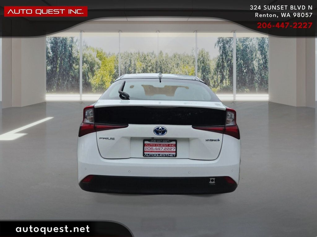 Toyota Prius photo 6