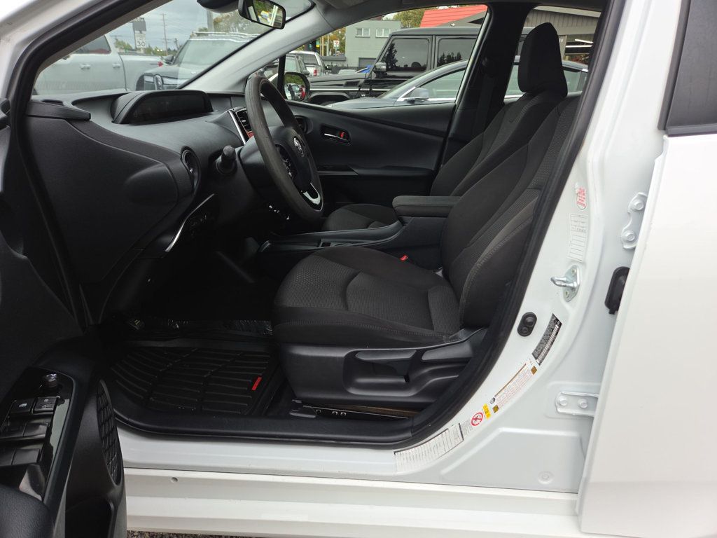 Toyota Prius photo 9