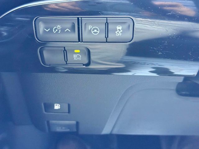 2022 Toyota Prius LE AWD-e - 23053543 - 32