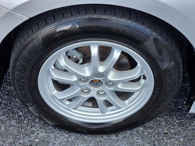 2022 Toyota Prius L Eco - 23089740 - 30