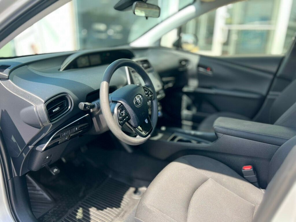 2022 Toyota Prius L Eco - 22822517 - 13