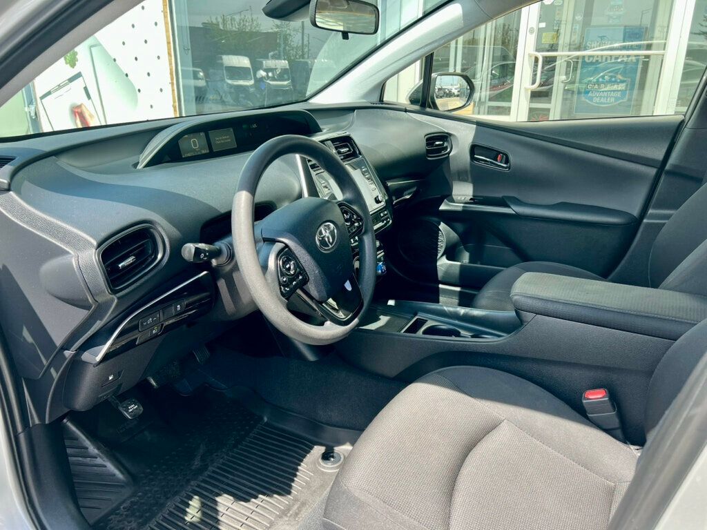 2022 Toyota Prius L Eco - 22822517 - 14