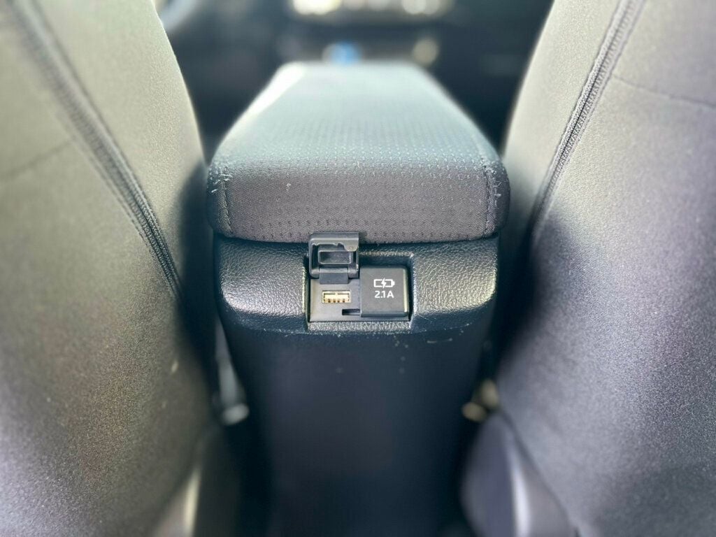 2022 Toyota Prius L Eco - 22822517 - 17