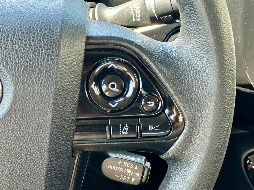 2022 Toyota Prius L Eco - 22822517 - 19