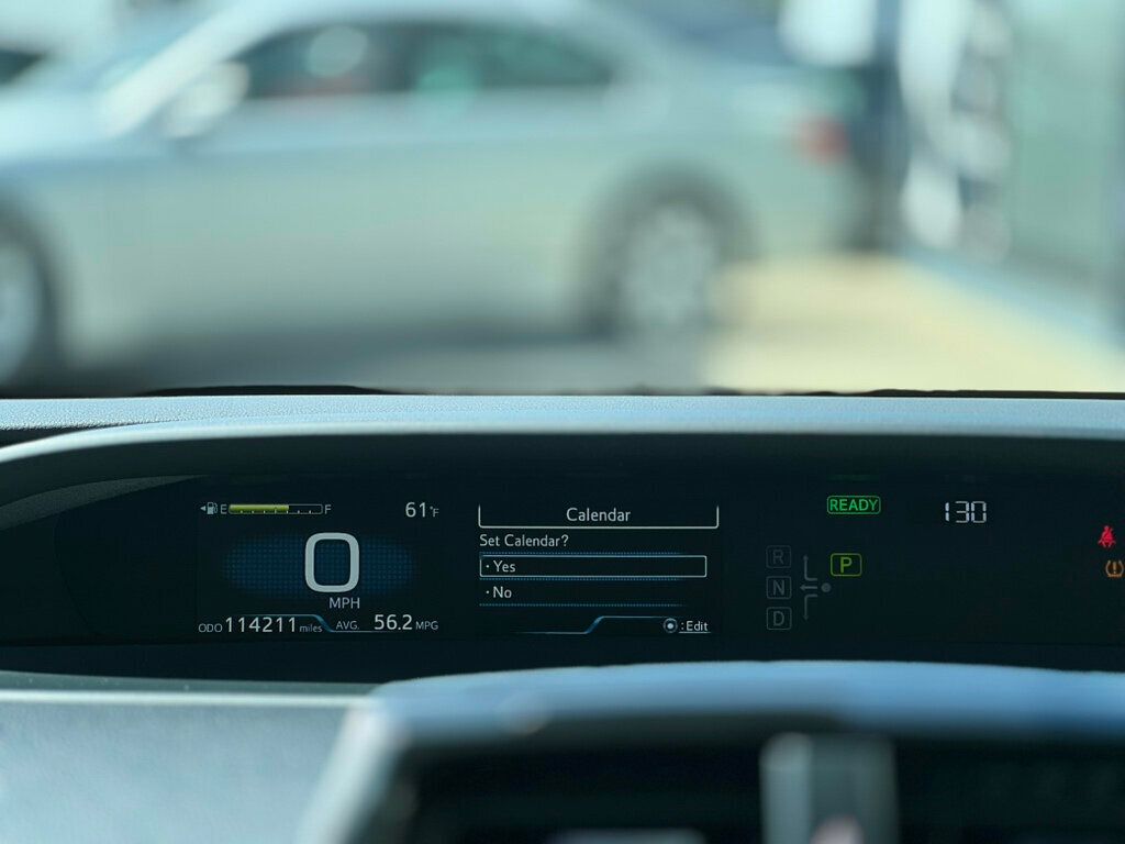 2022 Toyota Prius L Eco - 22822517 - 23