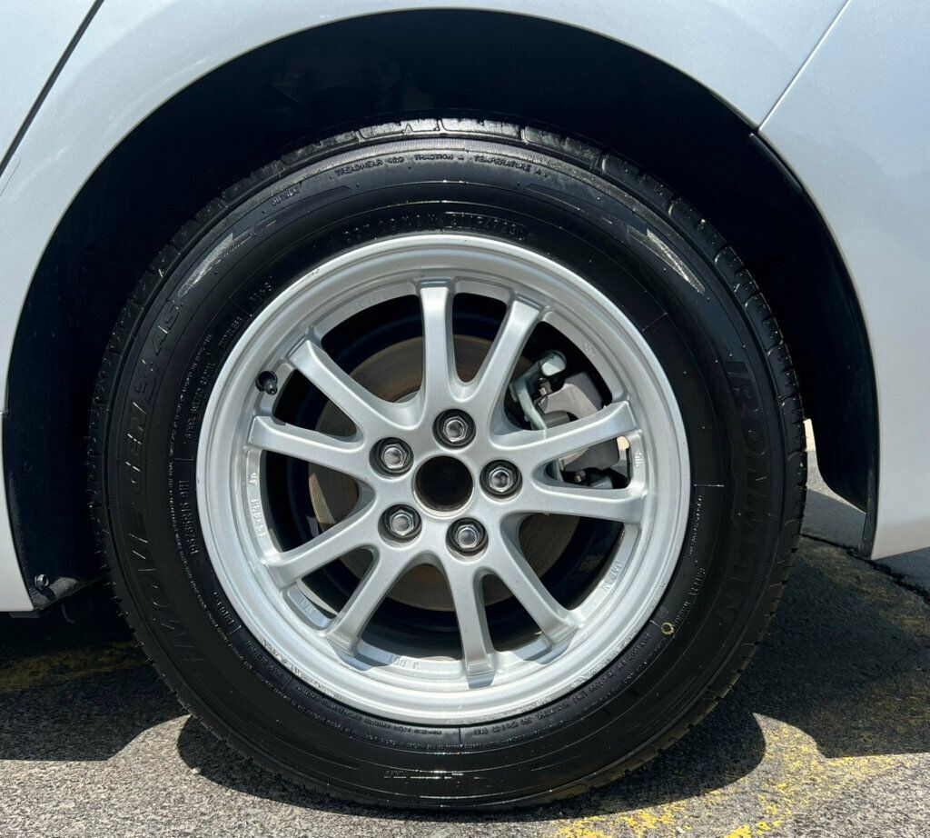 2022 Toyota Prius L Eco - 22822517 - 26