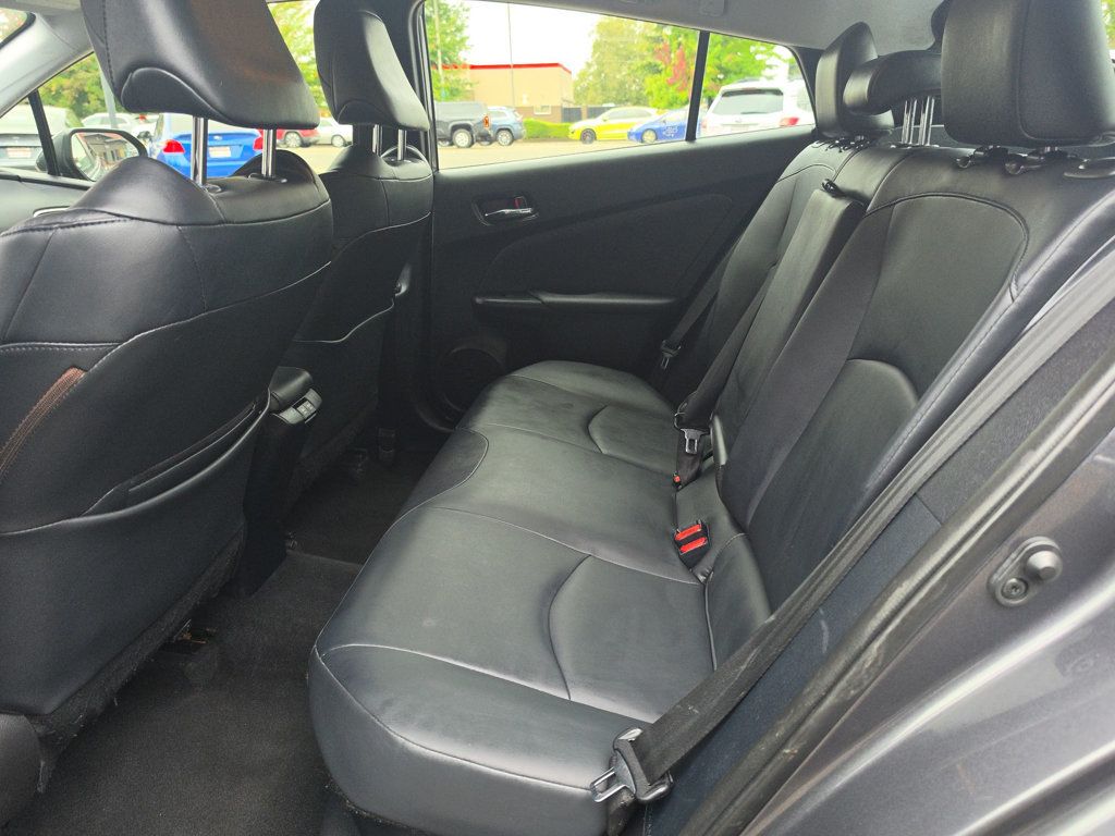 Toyota Prius photo 10