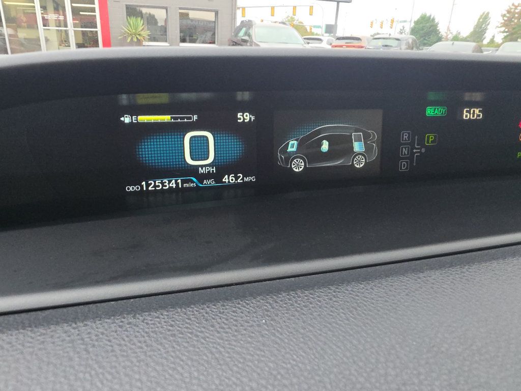 Toyota Prius photo 16