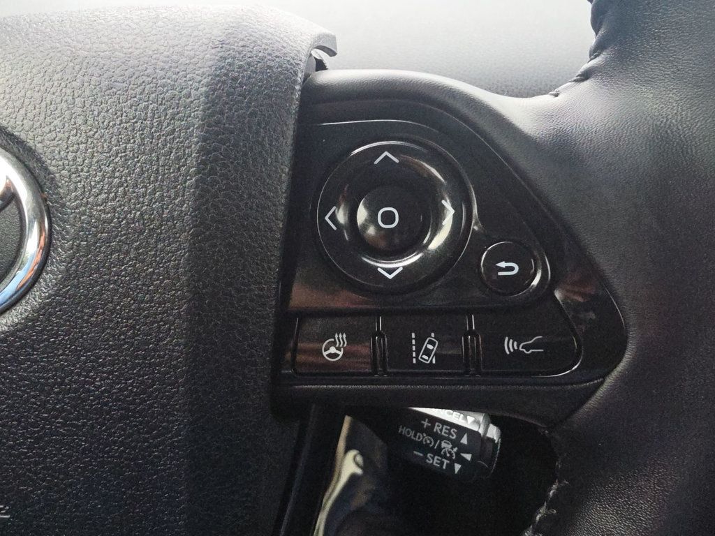 Toyota Prius photo 31