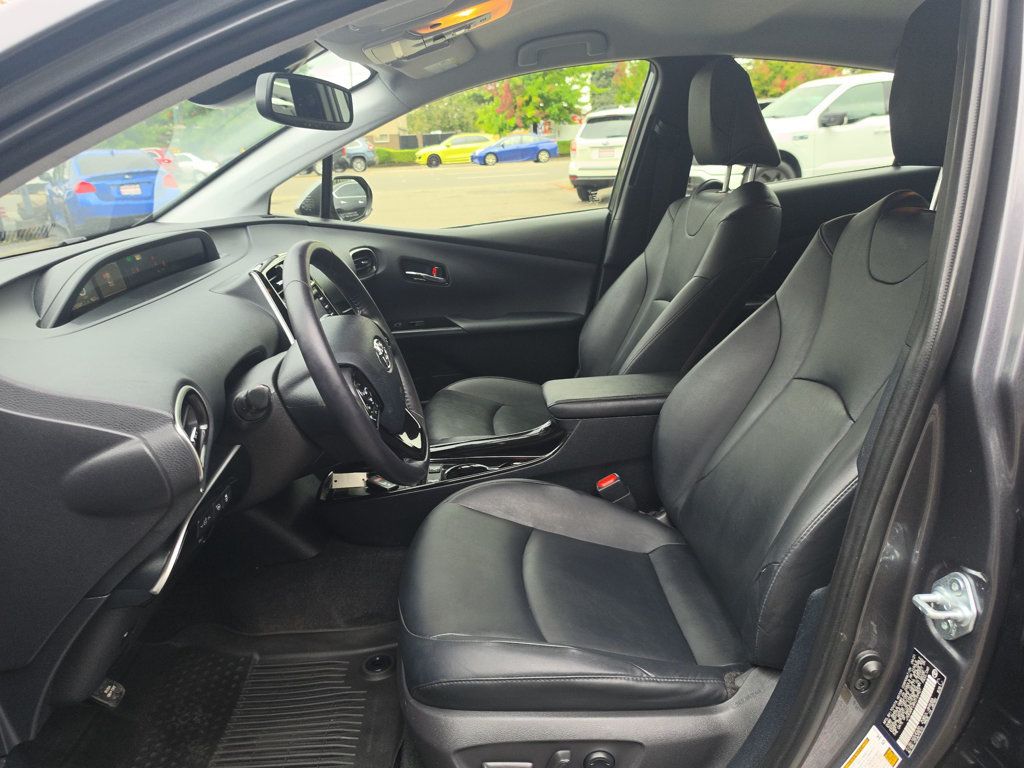 Toyota Prius photo 9