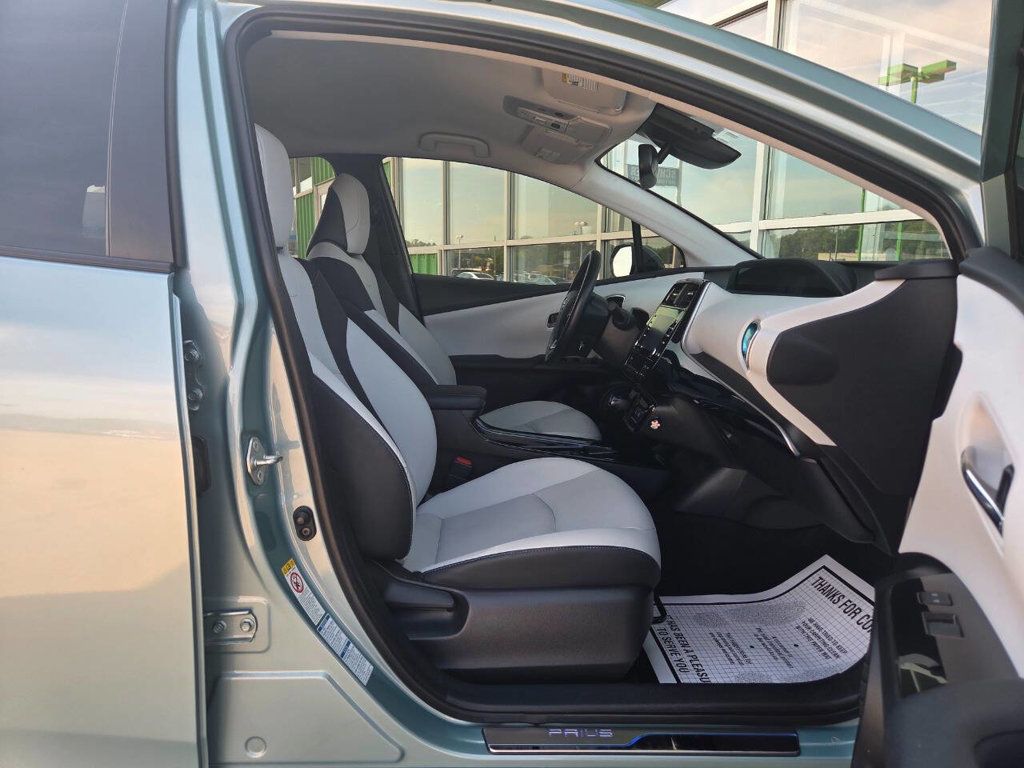 2022 Toyota Prius XLE AWD-e photo 20
