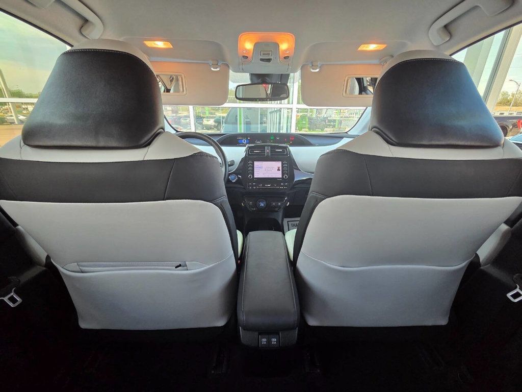 2022 Toyota Prius XLE AWD-e photo 22