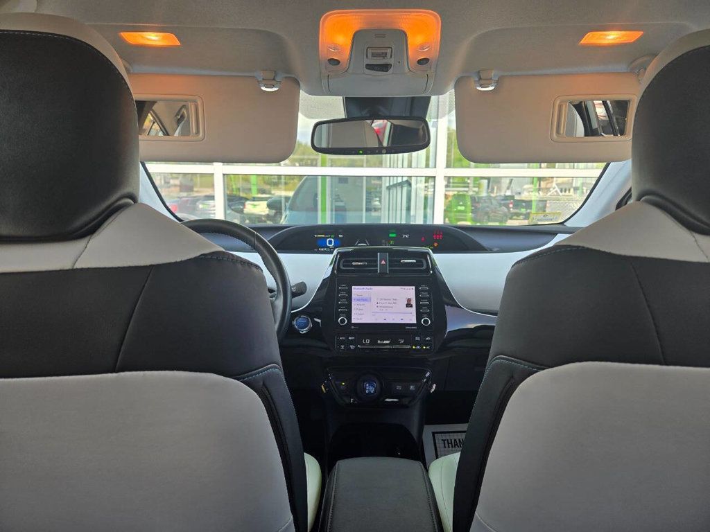 2022 Toyota Prius XLE AWD-e photo 23