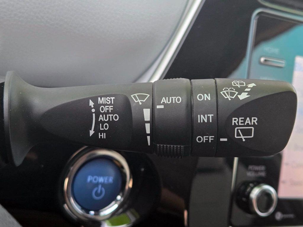 2022 Toyota Prius XLE AWD-e photo 35