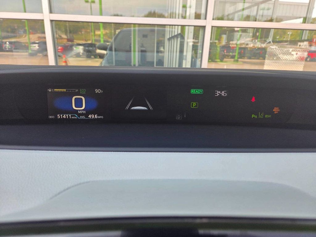 2022 Toyota Prius XLE AWD-e photo 37