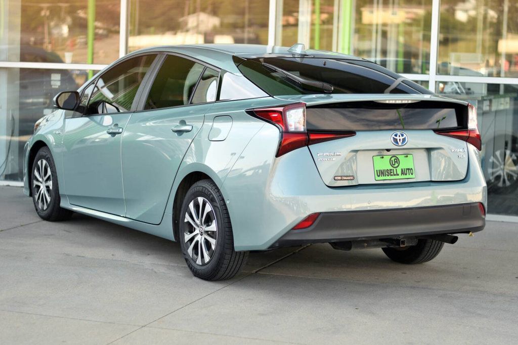 2022 Toyota Prius XLE AWD-e photo 4