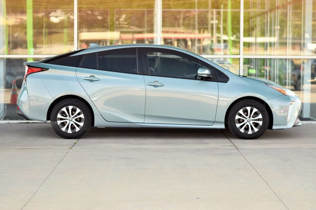 2022 Toyota Prius XLE AWD-e photo 7