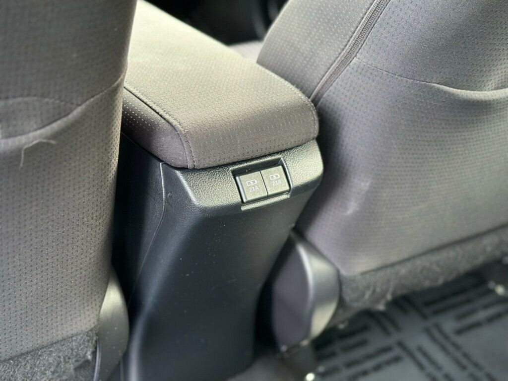 2022 Toyota Prius Prime LE photo 19