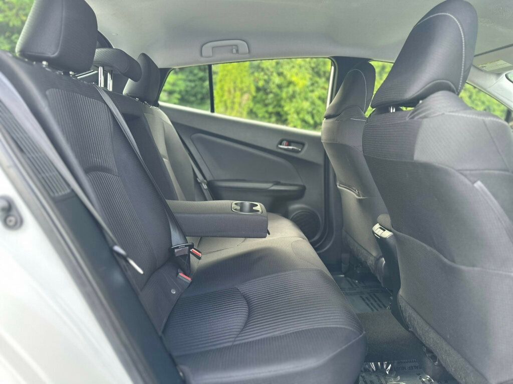 2022 Toyota Prius Prime LE photo 24