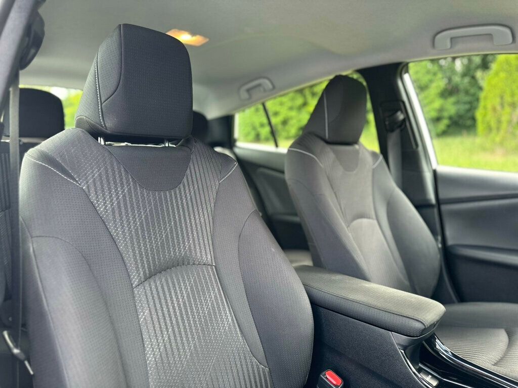 2022 Toyota Prius Prime LE photo 30
