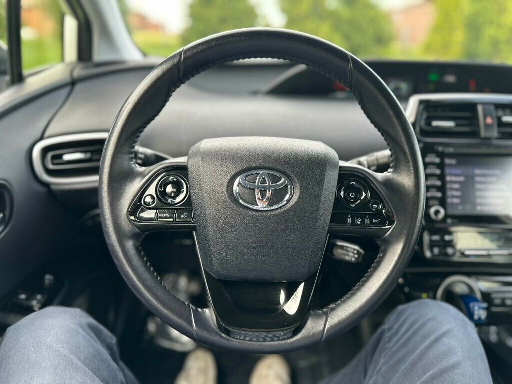 2022 Toyota Prius Prime LE photo 32