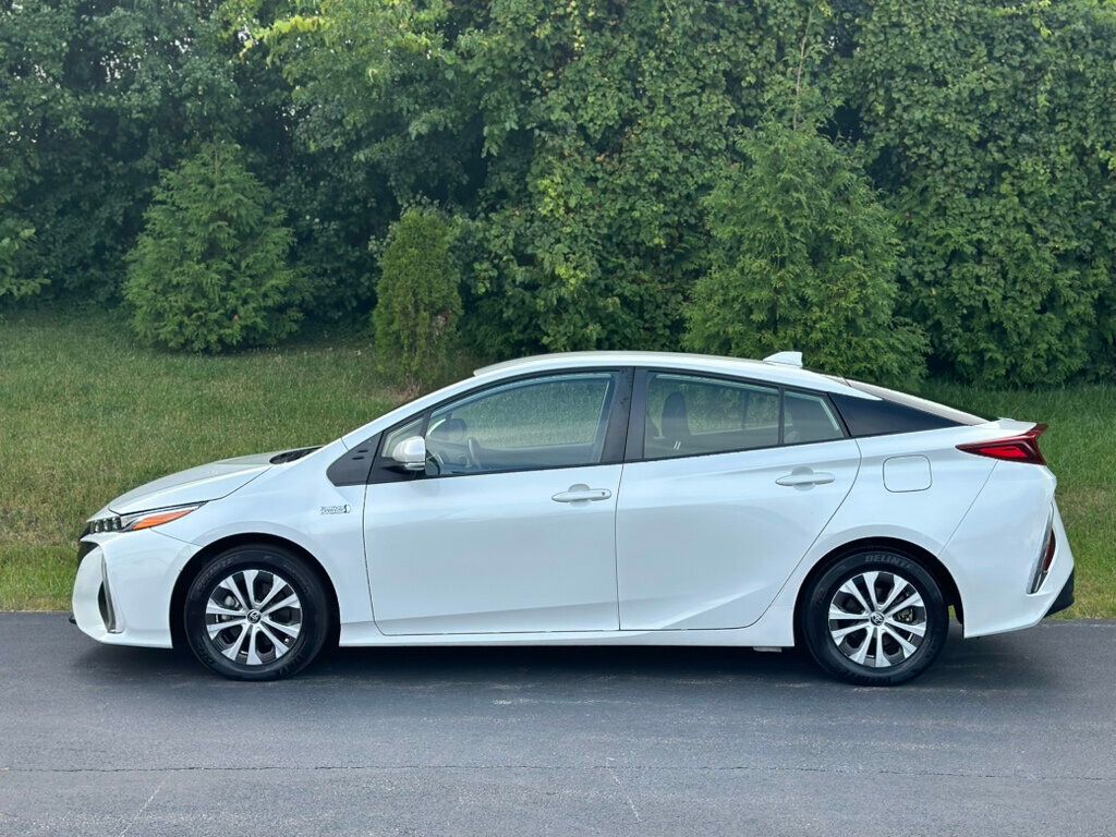 2022 Toyota Prius Prime LE photo 4
