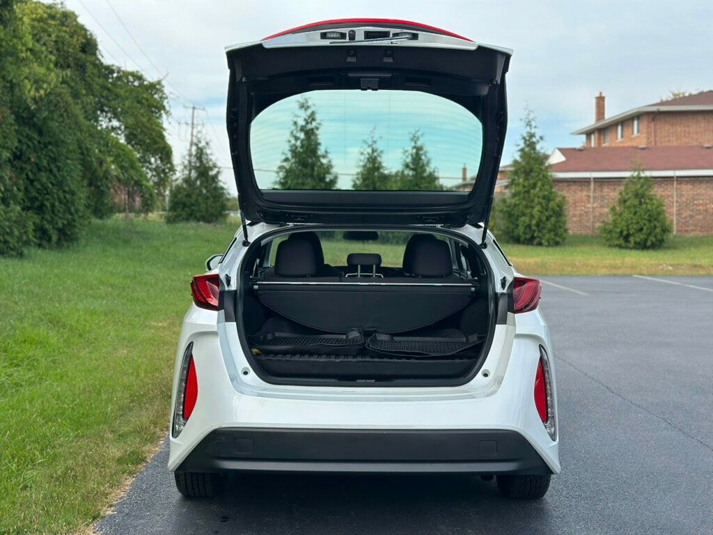 2022 Toyota Prius Prime LE photo 7
