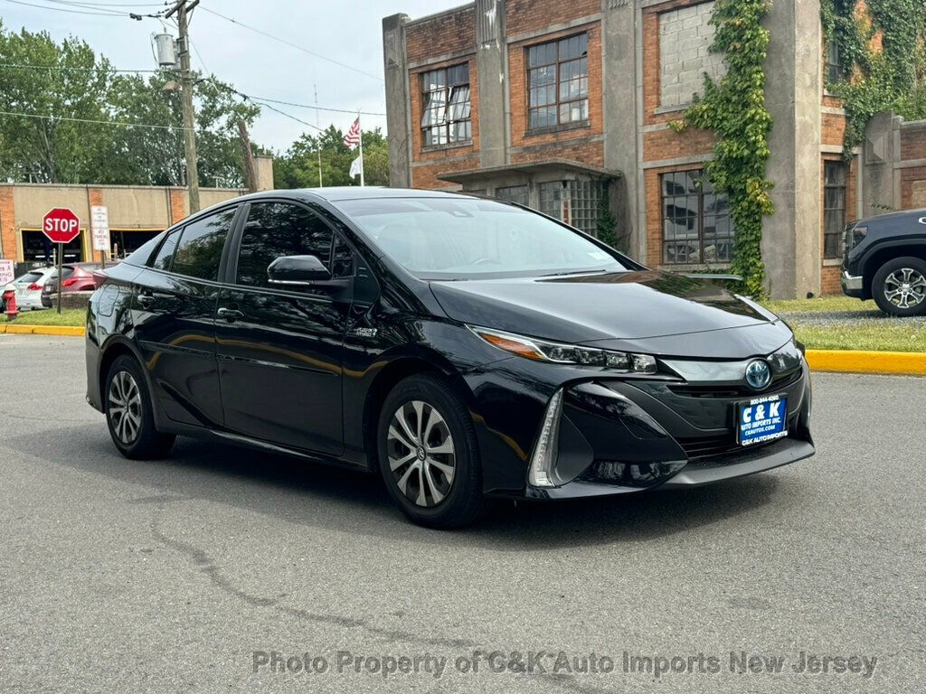 2022 Toyota Prius Prime LE photo 12
