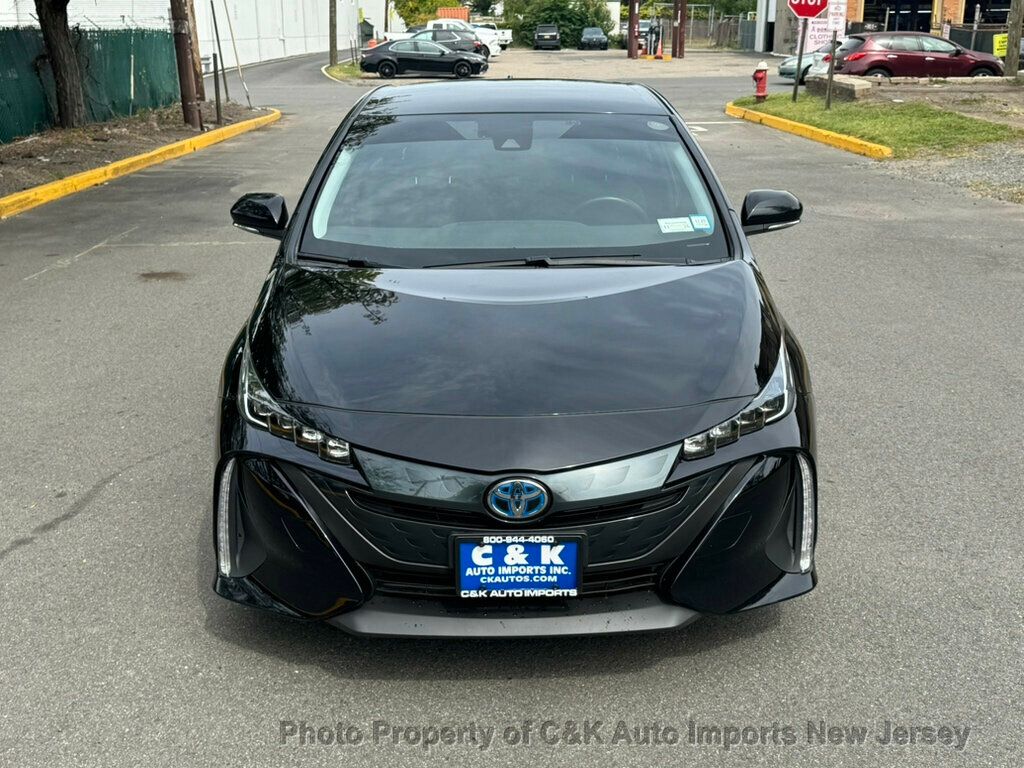 2022 Toyota Prius Prime LE photo 13