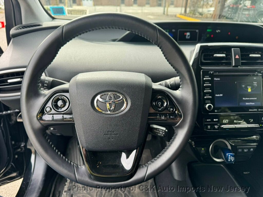 2022 Toyota Prius Prime LE photo 17
