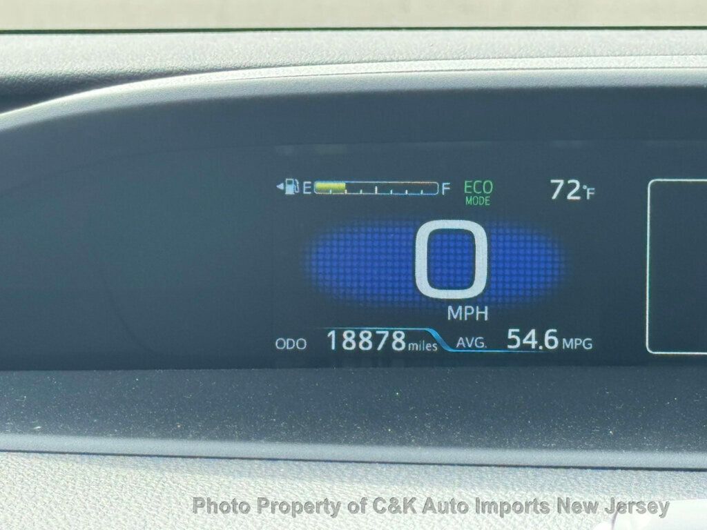 2022 Toyota Prius Prime LE photo 26