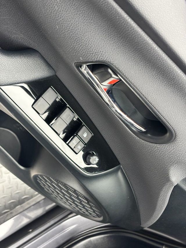 2022 Toyota Prius Prime XLE - 23020936 - 13