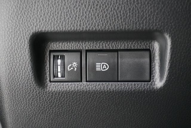 2022 Toyota RAV4 Hybrid LE AWD - 22984631 - 19