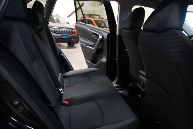2022 Toyota RAV4 Hybrid LE AWD - 23022225 - 10