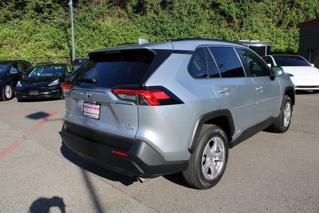 2022 Toyota RAV4 Hybrid LE photo 3