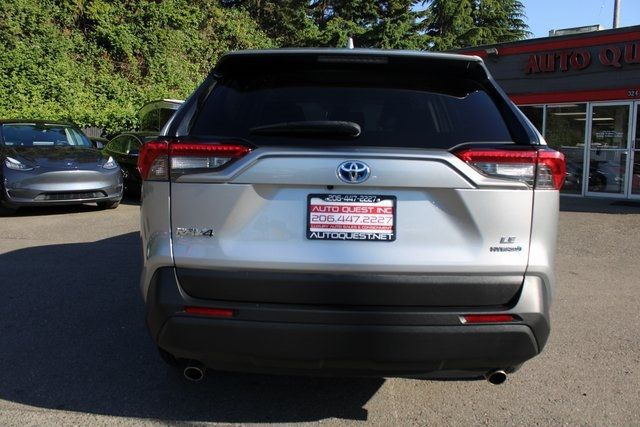 2022 Toyota RAV4 Hybrid LE photo 4
