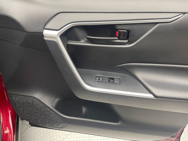 2022 Toyota RAV4 Hybrid LE AWD - 22931429 - 13