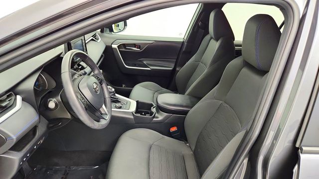 2022 Toyota RAV4 Hybrid SE AWD w/ Weather Pkg, Moonroof & Power Liftgate - 23098949 - 18