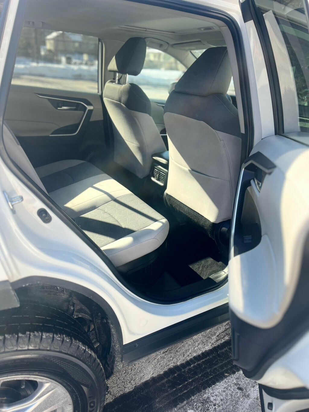 2022 Toyota RAV4 Hybrid XLE AWD - 22978322 - 8